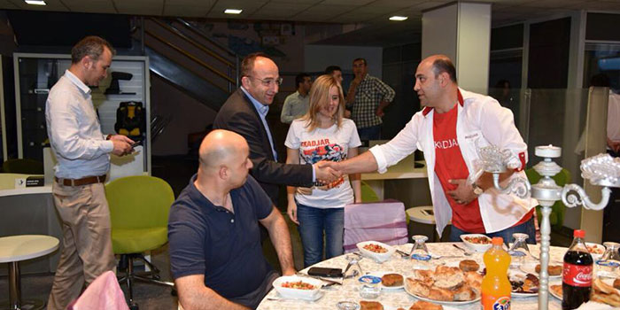 Ernaz'ın göz dolduran iftarı 