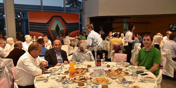 Ernaz'ın göz dolduran iftarı 