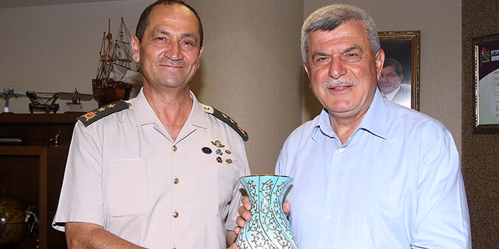 Korgeneral Temel’den, Başkan Karaosmanoğlu’na veda