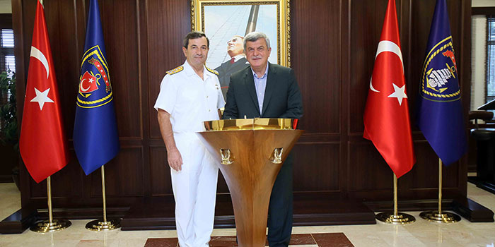 Karaosmanoğlu, Donanma Komutanı’na konuk oldu