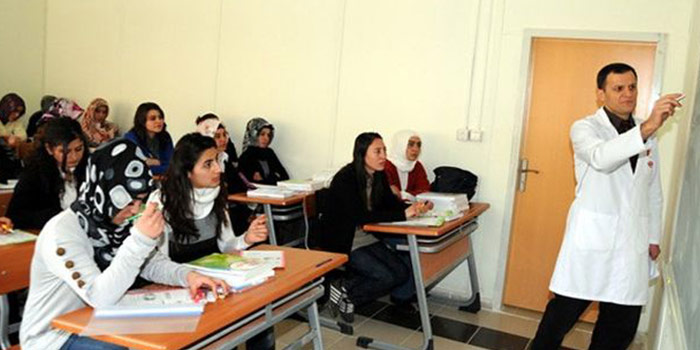 Dershanelere polis baskını