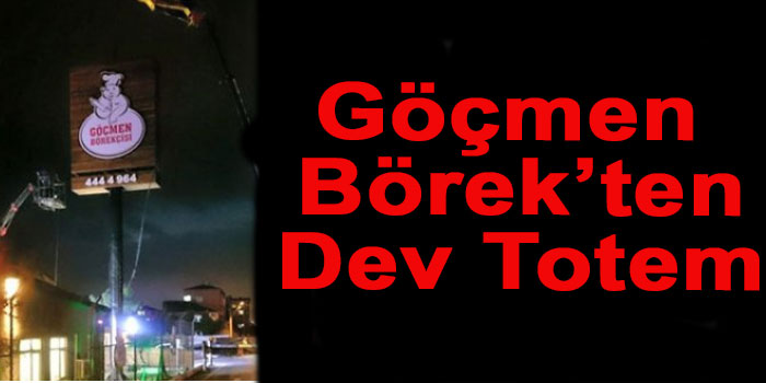 Göçmen Börekçisi dev tabelasını astı