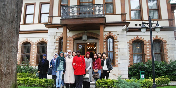 Uluslararası öğrenciler Gez-Gör ile Kocaeli’yi tanıdı