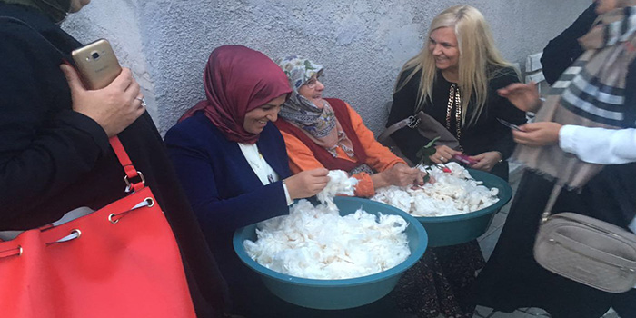Milletvekili R.Sezer Katırcıoğlu, seçim bölgesinde halkla buluştu.