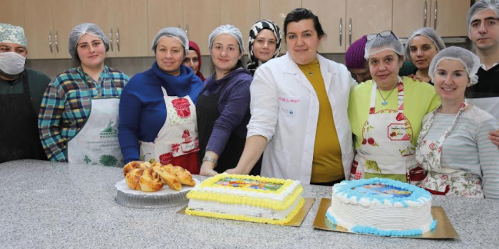 Yeni pastacı çırakları bu kursta yetişiyor