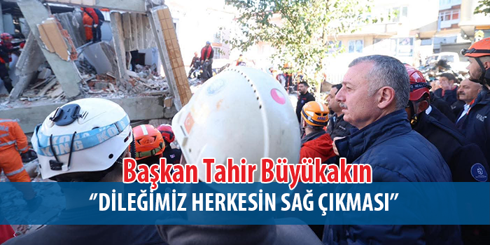 Ekipler enkazdan gelen  sese ulaşmaya çalışıyor 