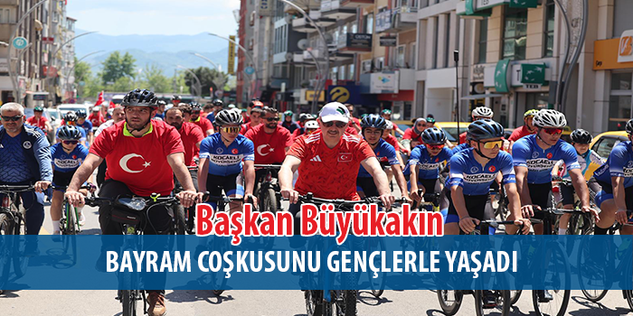 Büyükakın, 19 Mayıs coşkusunu  gençlerle birlikte yaşadı.