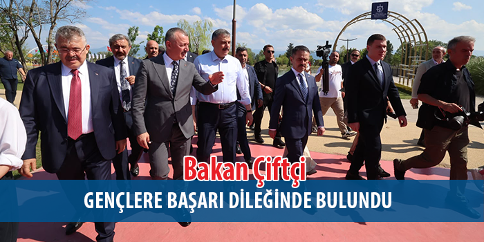 Bakan Çiftçi’den Alev Alatlı Kütüphanesi’ne tam not